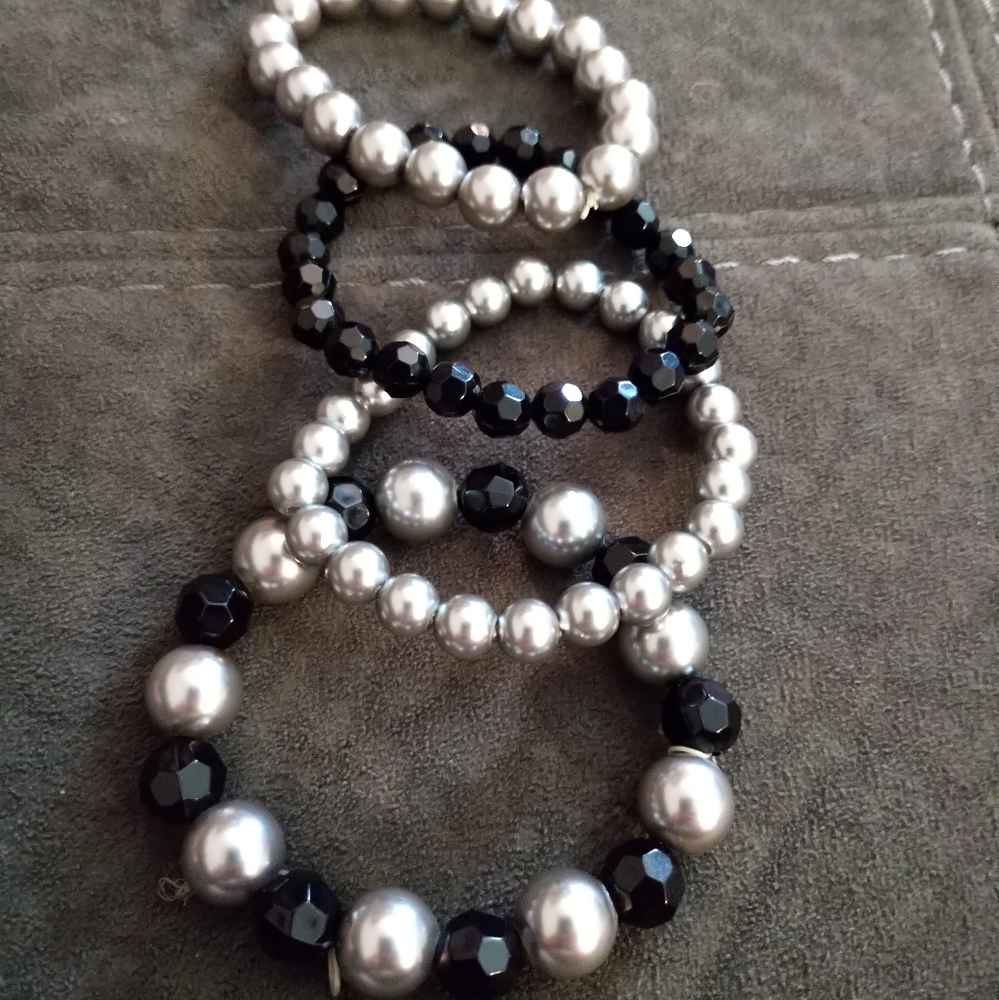 Beaded bracelets (set of 4)